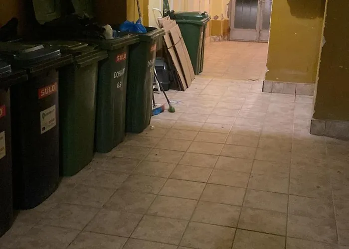 10 House Budget Stay