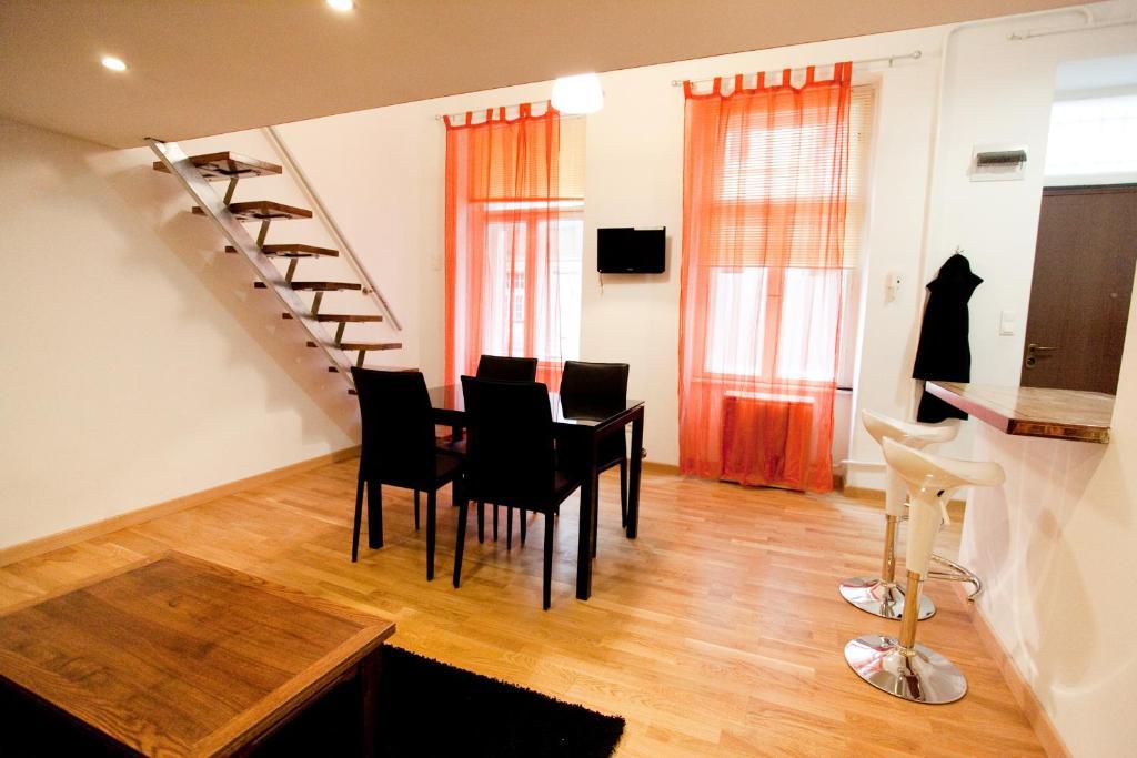 Appartement 10 House Budget *