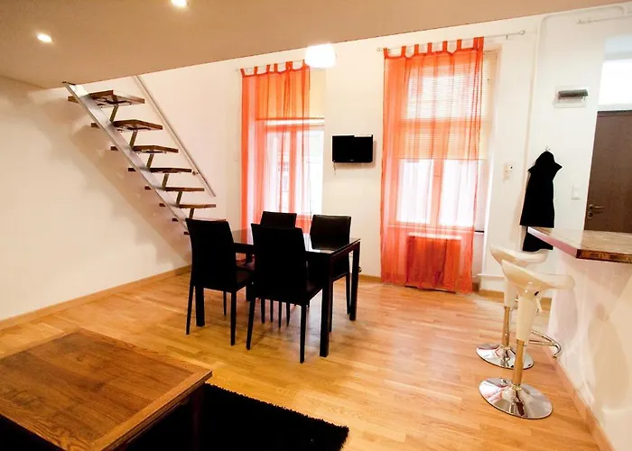 10 House Budget Stay